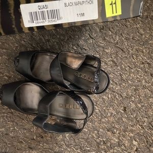 Moda size 11 heels 3 inches